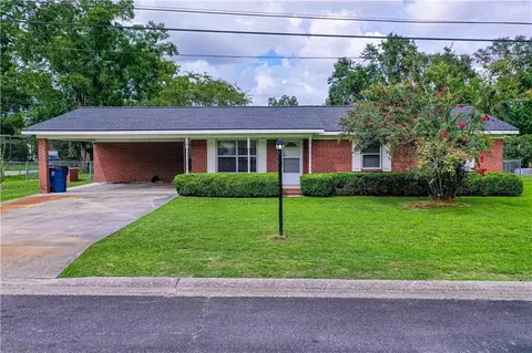1261 Lake St, Waycross, GA 31503