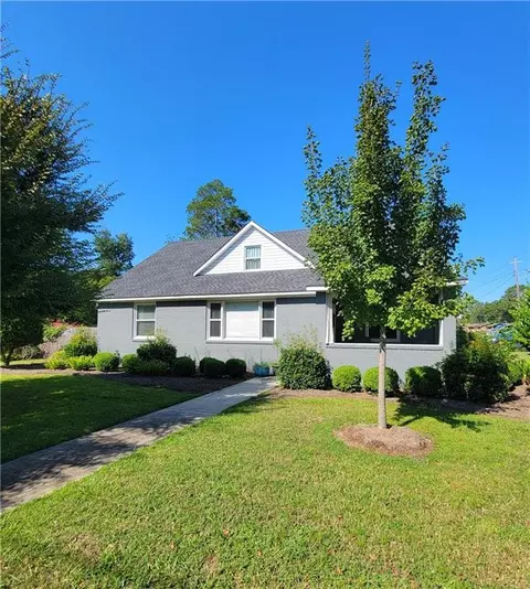 515 Grady St, Blackshear, GA 31516