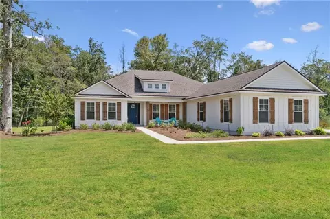 96 E Lake Trl, Waverly, GA 31565