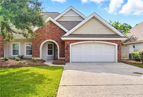 521 Fox Run Cir, Brunswick, GA 31525