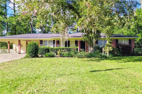 118 Pinehurst Dr, Blackshear, GA 31516