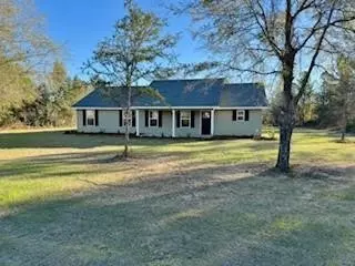 121 Red Gate Rd, Waynesville, GA 31566