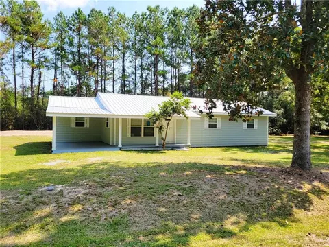 2234 N Clough Bay Rd, Waycross, GA 31503