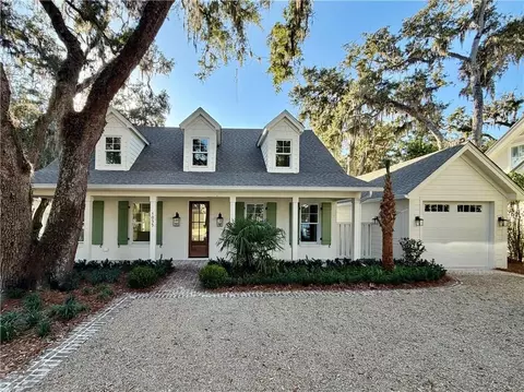 1035 Village Oaks Ln, Saint Simons Island, GA 31522