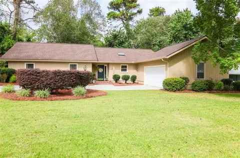 1617 Moss Creek Rd, Waycross, GA 31501