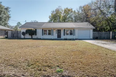 617 Pineview Ct, Hinesville, GA 31313