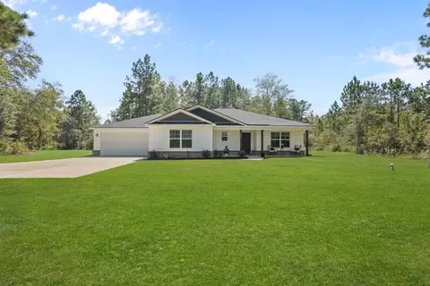 92 Sparrow Ln, Jesup, GA 31545