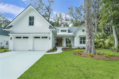 529 Eagle Crest Dr, Waverly, GA 31565