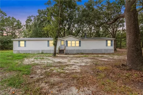68 Amber Dr, Waverly, GA 31565