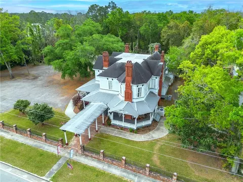 Exterior - 622 E Main St, Blackshear, GA 31516 photo 3 of 15