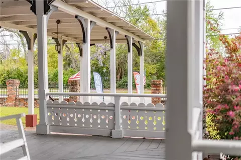 Exterior - 622 E Main St, Blackshear, GA 31516 photo 2 of 15