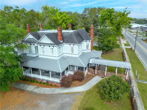 Exterior - 622 E Main St, Blackshear, GA 31516 photo 14 of 15