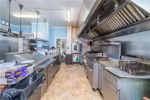 Kitchen - 622 E Main St, Blackshear, GA 31516 photo 1 of 4