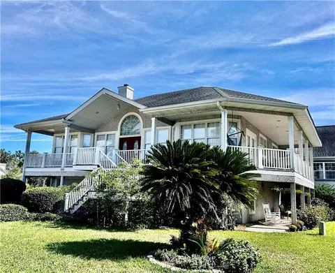 702 Cedar St, Saint Simons Island, GA 31522