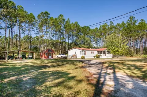 216 Pine Ridge Rd, Waycross, GA 31503