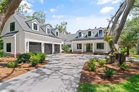 104 Point Ln, Saint Simons Island, GA 31522