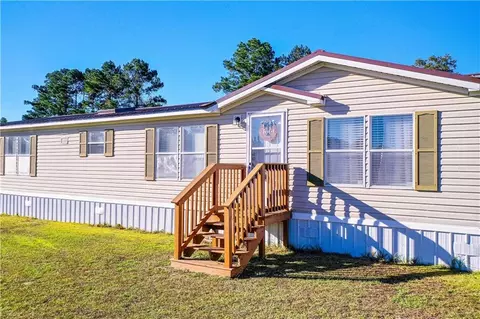 2304 Gillis Cir, Blackshear, GA 31516
