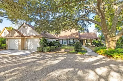 107 Arthur J Moore Dr, Saint Simons Island, GA 31522