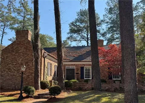 804 Cherokee Cir, Waycross, GA 31501