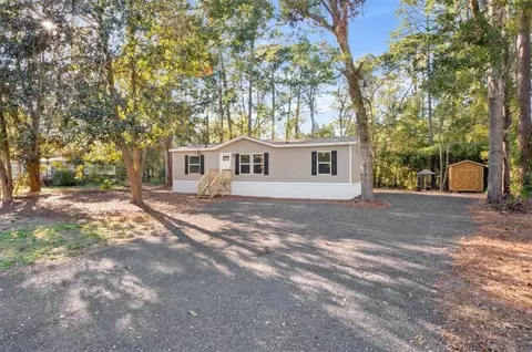 1144 Cypress St SE, Darien, GA 31305