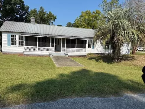 1106 Oak St NW, Townsend, GA 31331