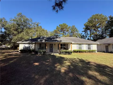 617 Robin Ln, Folkston, GA 31537