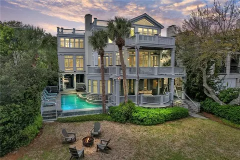 1909 Dixon Ln, Saint Simons Island, GA 31522