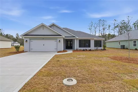 405 Country Walk Cir, Brunswick, GA 31525