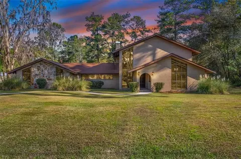 2066 Cherokee St, Waycross, GA 31503