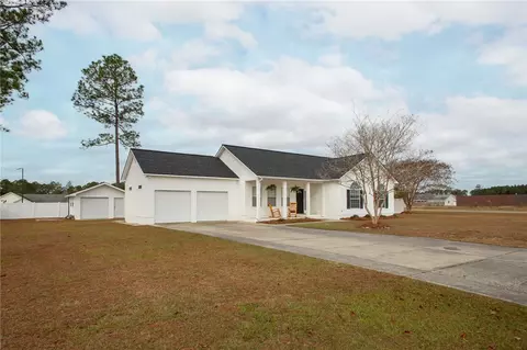 6668 Pine Ridge Cir, Blackshear, GA 31516