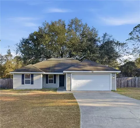 929 Pineland Ave, Hinesville, GA 31313