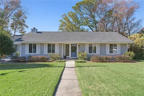 243 Tennessee Ave, Saint Simons Island, GA 31522