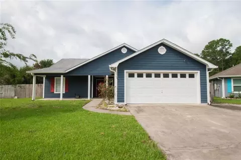 106 Acacia Dr, Kingsland, GA 31548