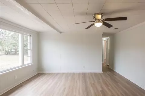 Living - 6193 Offerman Loop, Patterson, GA 31557 photo 2 of 4