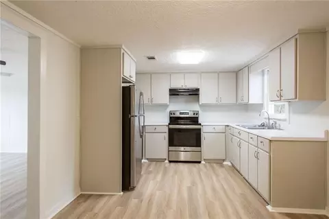 Kitchen - 6193 Offerman Loop, Patterson, GA 31557 photo 1 of 1