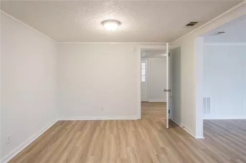 Living - 6193 Offerman Loop, Patterson, GA 31557 photo 4 of 4