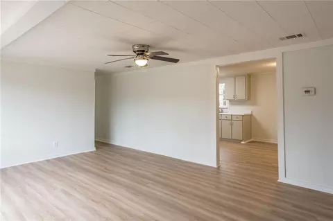 Living - 6193 Offerman Loop, Patterson, GA 31557 photo 3 of 4