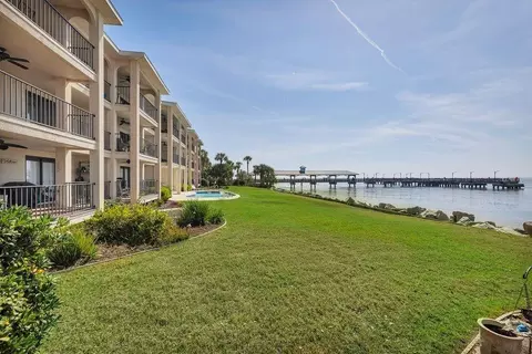 100 Floyd St #201, Saint Simons Island, GA 31522