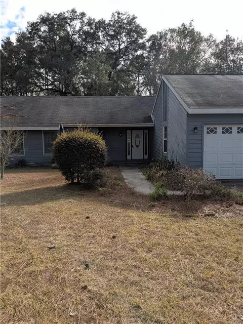 2972 Orion Dr, Waycross, GA 31503