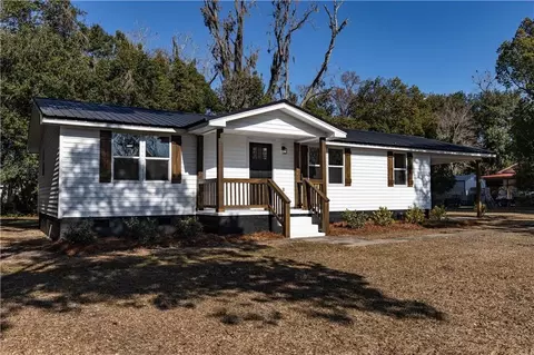 69 N Railroad St, Ludowici, GA 31316