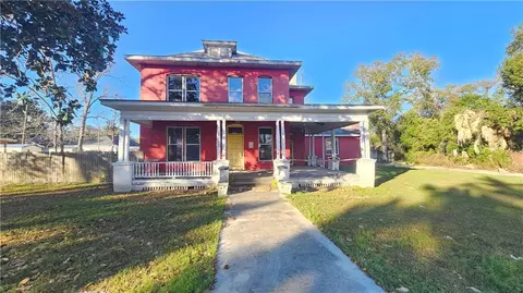 1110 Elizabeth St, Waycross, GA 31503