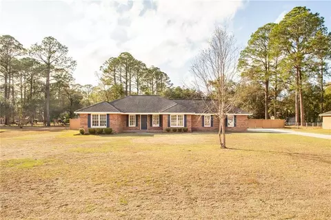 1249 Cherrywood Rd, Waycross, GA 31503