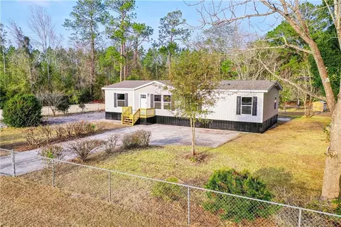 5574 Walkerville Rd, Patterson, GA 31557