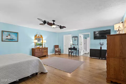 Bedroom - 1214 Shell Point Rd NE, Townsend, GA 31331 photo 4 of 6