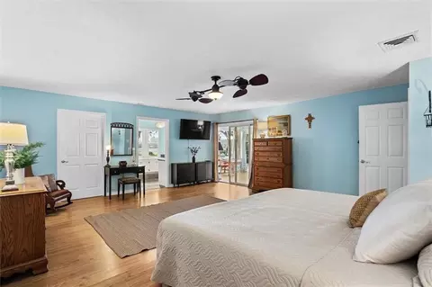 Bedroom - 1214 Shell Point Rd NE, Townsend, GA 31331 photo 5 of 5