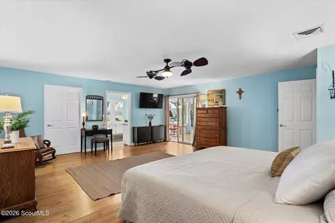 Bedroom - 1214 Shell Point Rd NE, Townsend, GA 31331 photo 6 of 6
