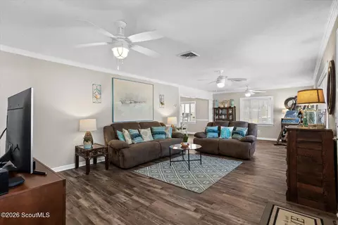 Living - 1214 Shell Point Rd NE, Townsend, GA 31331 photo 1 of 3