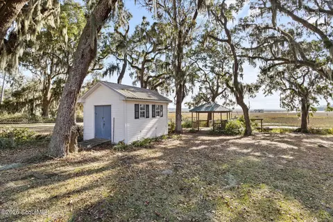 Exterior - 1214 Shell Point Rd NE, Townsend, GA 31331 photo 7 of 9
