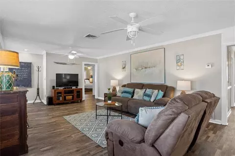 Living - 1214 Shell Point Rd NE, Townsend, GA 31331 photo 2 of 2