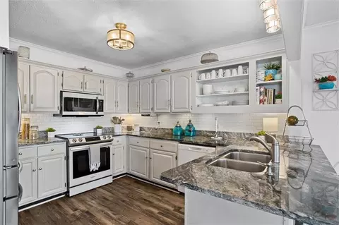 Kitchen - 1214 Shell Point Rd NE, Townsend, GA 31331 photo 3 of 6